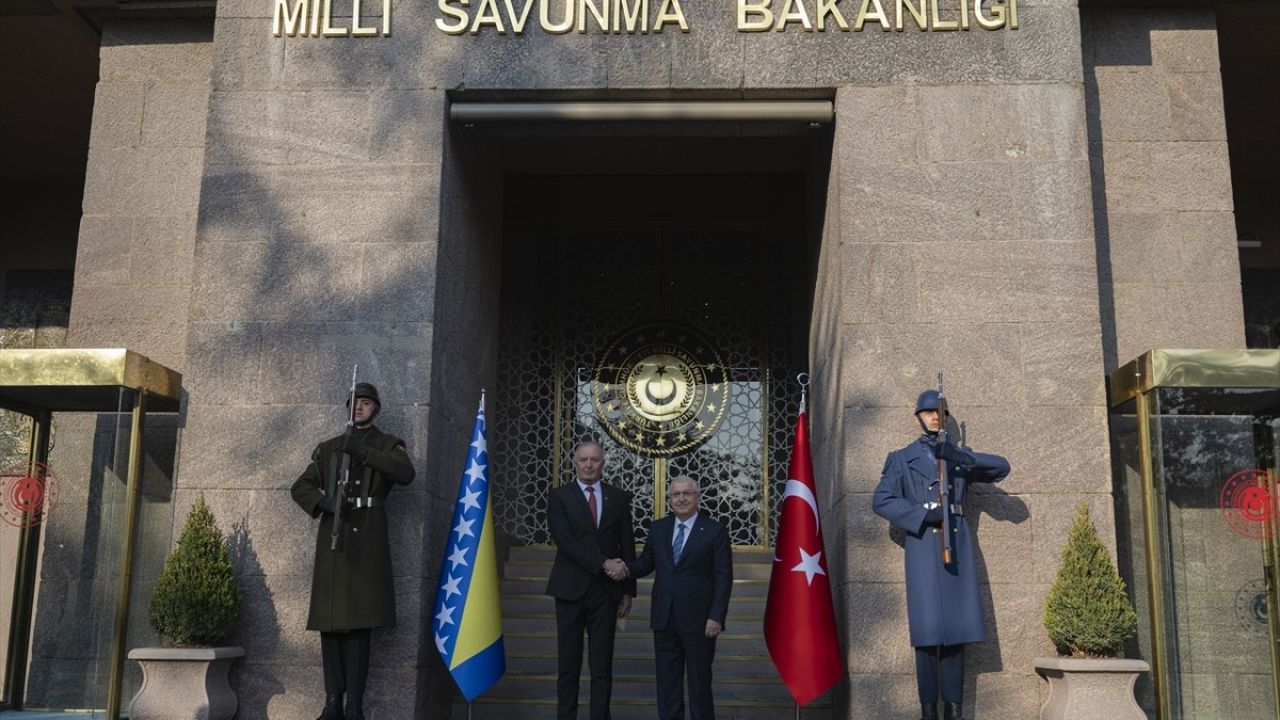 Milli Savunma Bakanı Güler, Bosna Hersekli Mevkidaşı ile Görüştü