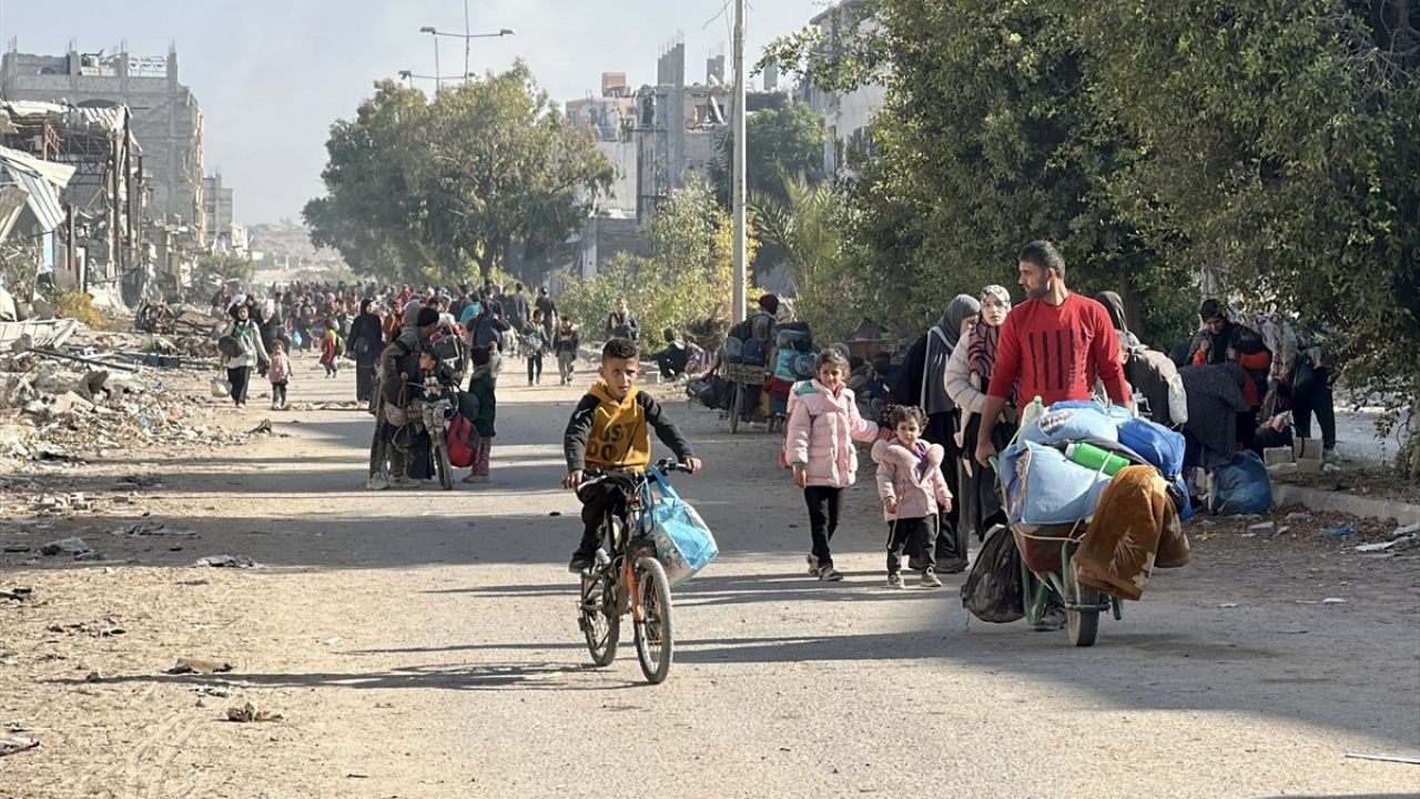 İsrail Gazze'nin Kuzeyinde Zorla Göç Ettirme Uygulamalarına Devam Ediyor