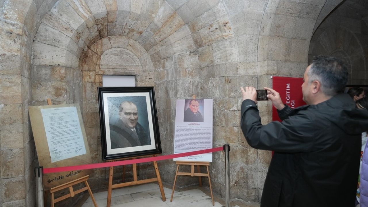 Anıtkabir'de Tarihi Atatürk Portresi Sergisi