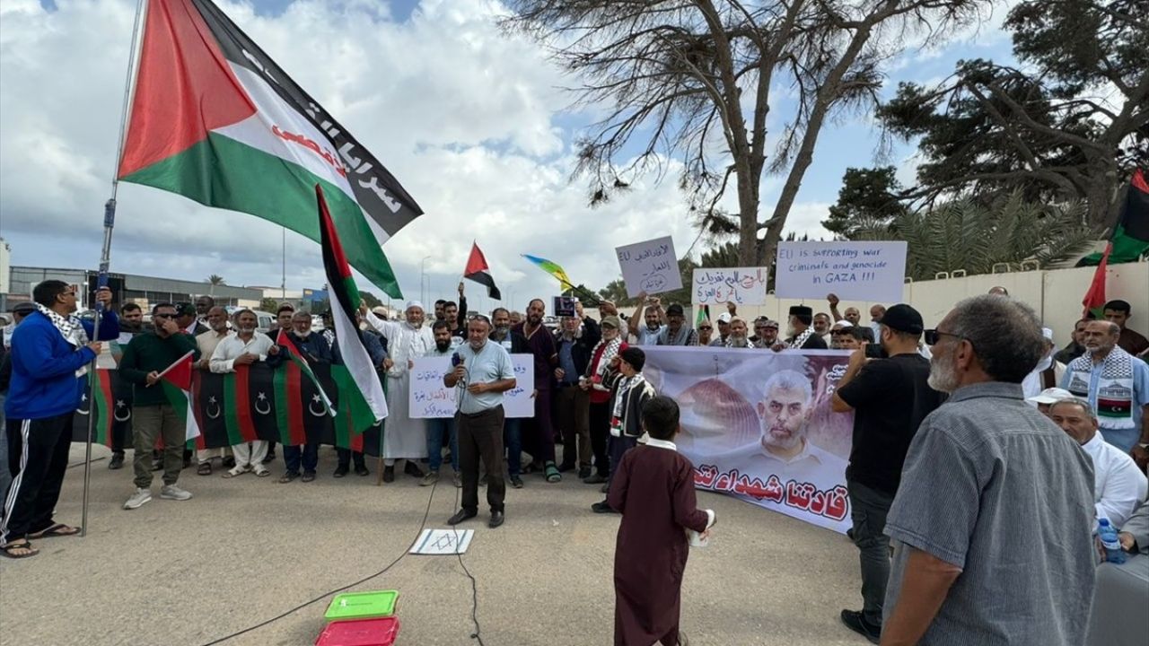 Libyalılardan AB Ülkelerine Protesto: Gazze'deki Soykırıma Dikkat Çekildi