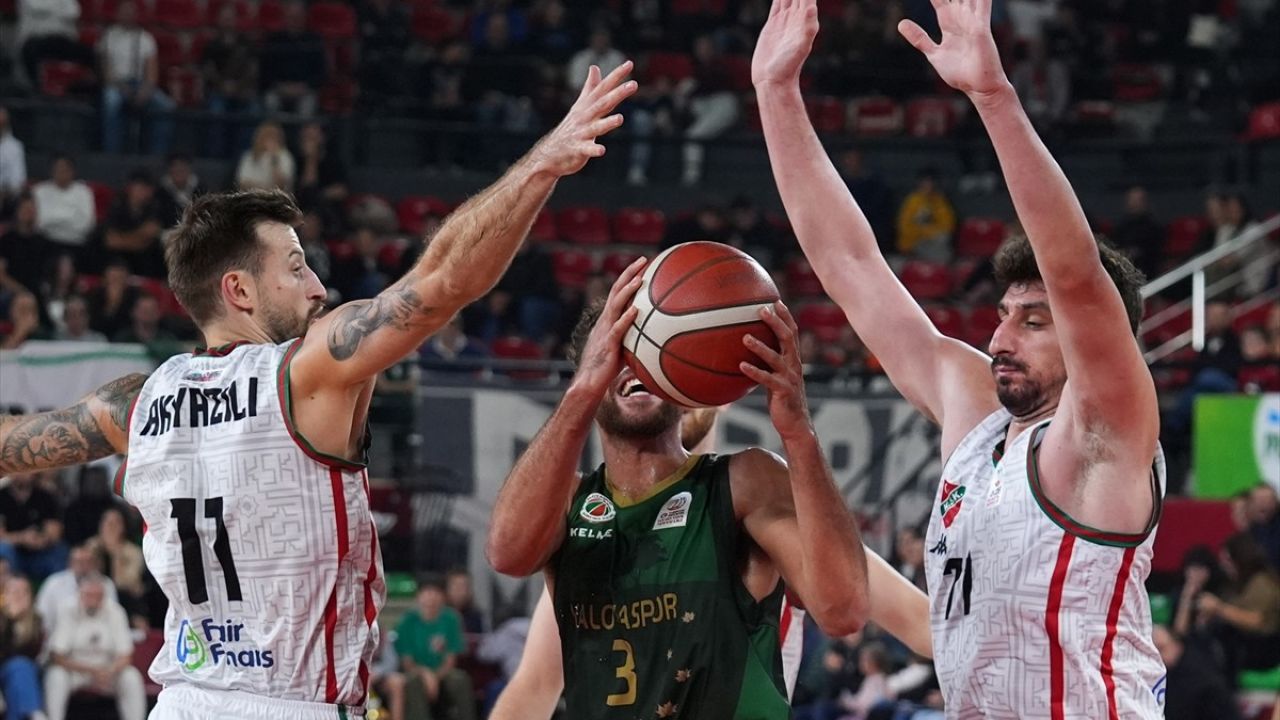 Karşıyaka, Yalovaspor Basketbol'u Farklı Geçti