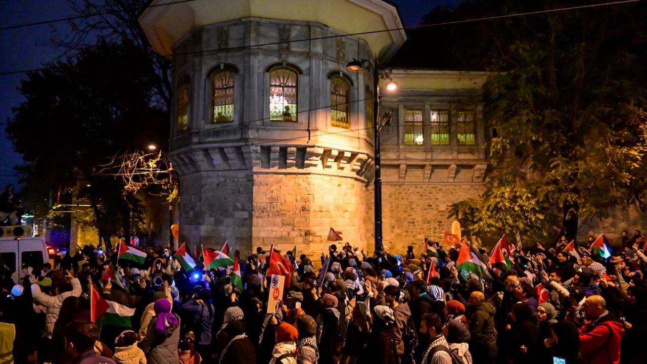 İstanbul'da Gazze Katliamlarına Karşı Sesli Protesto