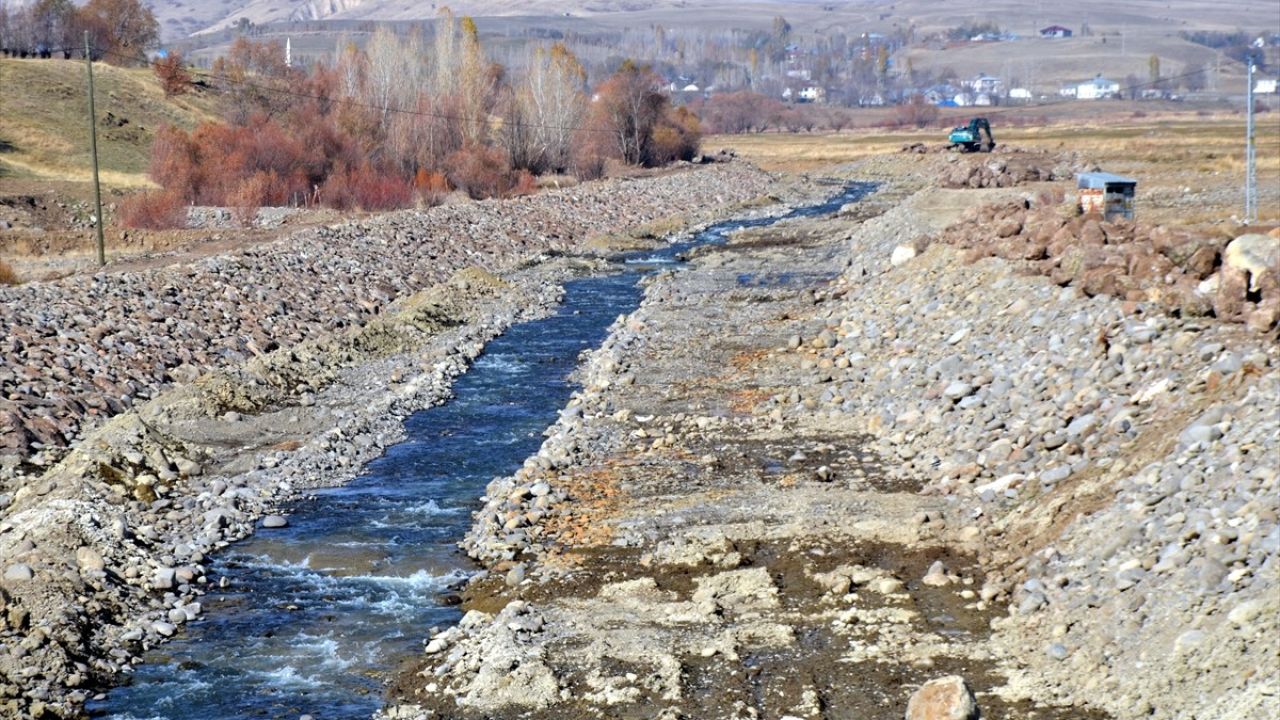 Muş'ta Tarım Arazileri İçin Taşkın Önleyici Islah Çalışmaları