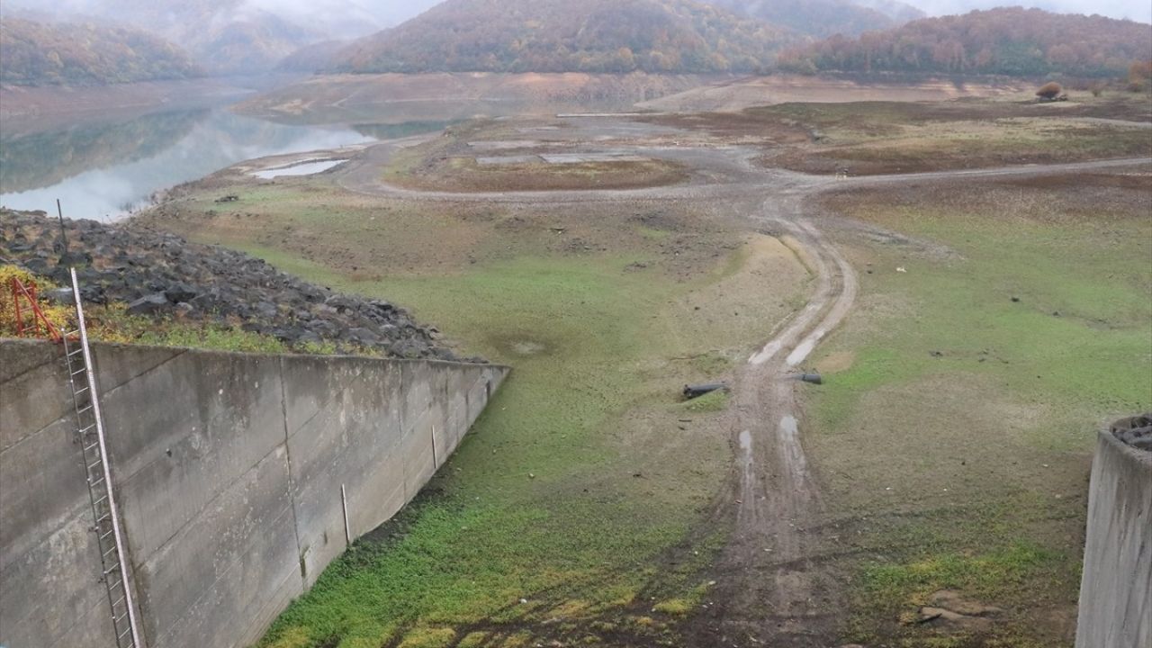 Yalova'daki Gökçe Barajı'nda Su Seviyesi Kritik Düzeye Düştü