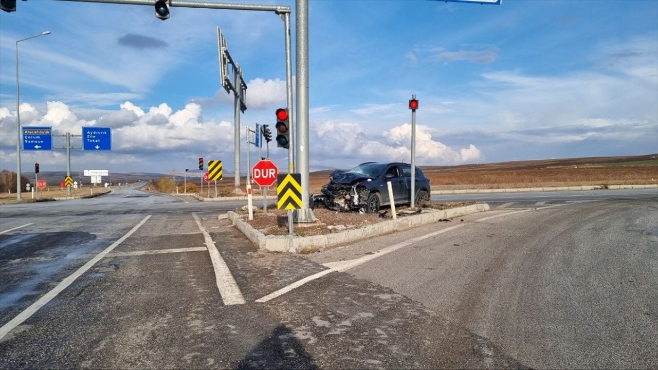 Çorum'da Trafik Kazası: 4 Yaralı