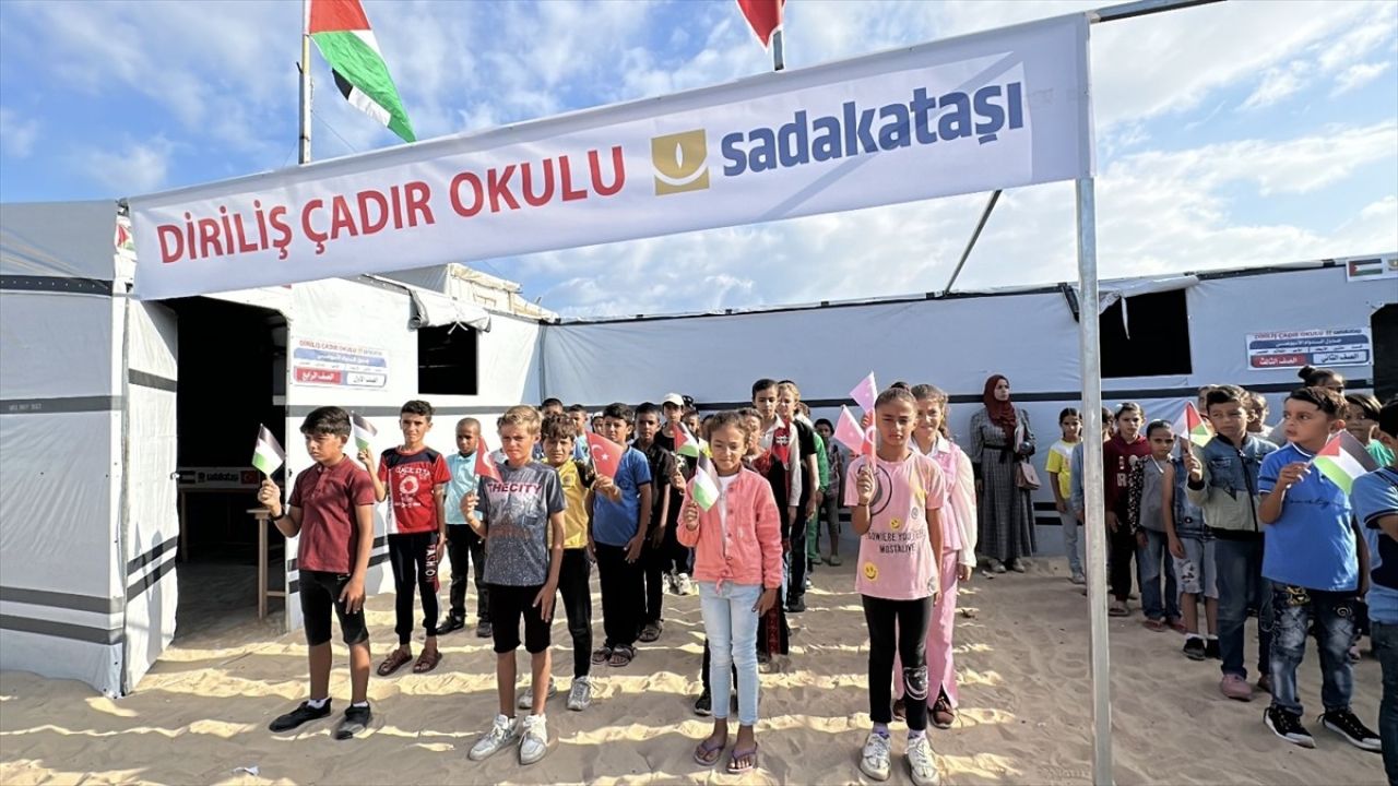 Gazze'de Yeni Bir Eğitim Umudu: Diriliş Çadır Okulu Açıldı