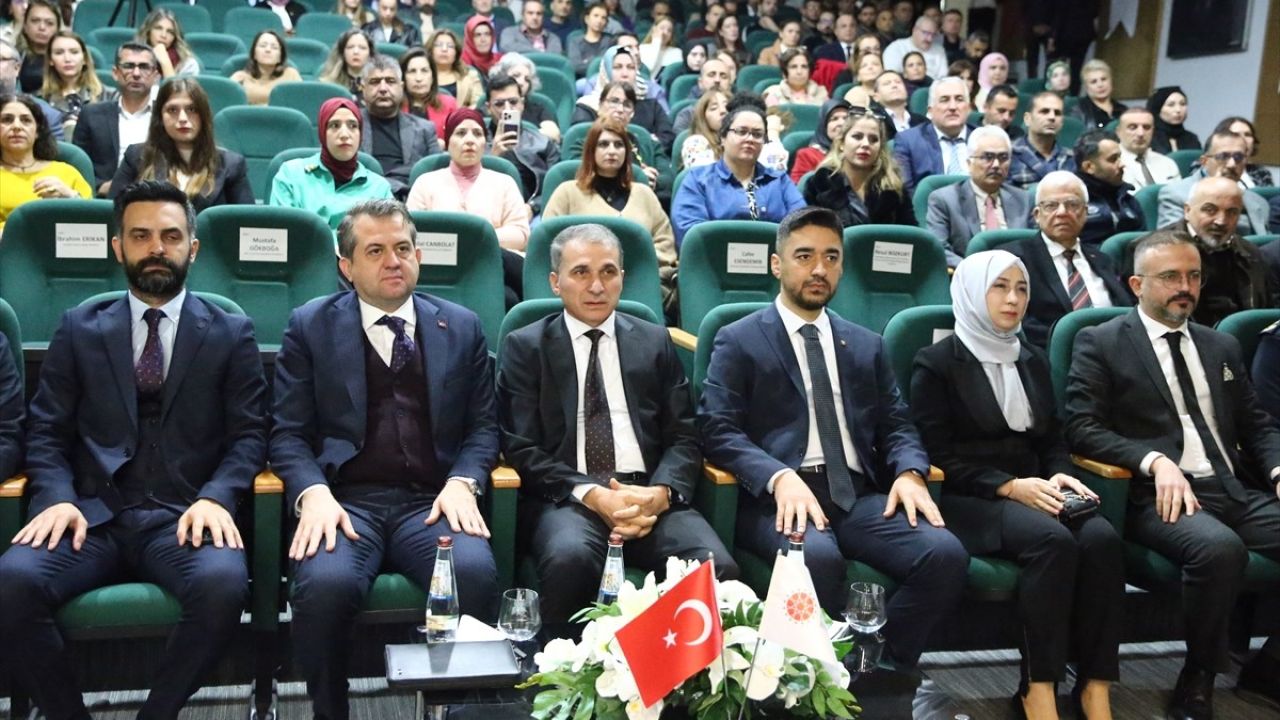 Adana'da Kamu Görevlilerine Dezenformasyonla Mücadele Eğitimi