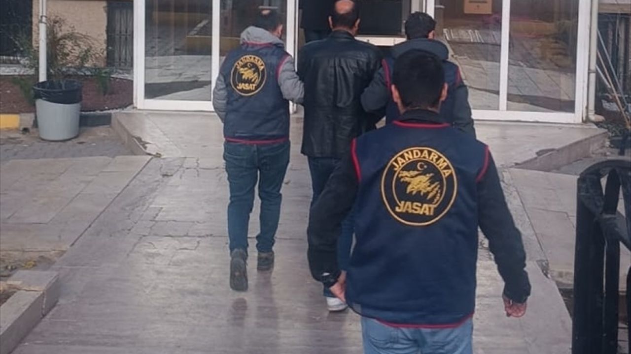 Manisa'da Sahte Kimlikle Terör Suçundan Aranan Hükümlü Yakalandı