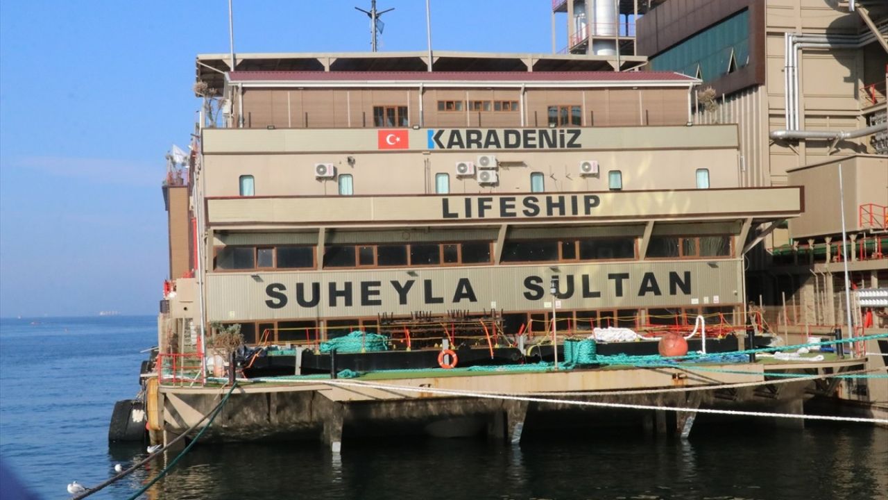 Hatay Depremzedelerine Hizmet Eden Gemi Yalova'da Bakıma Alındı