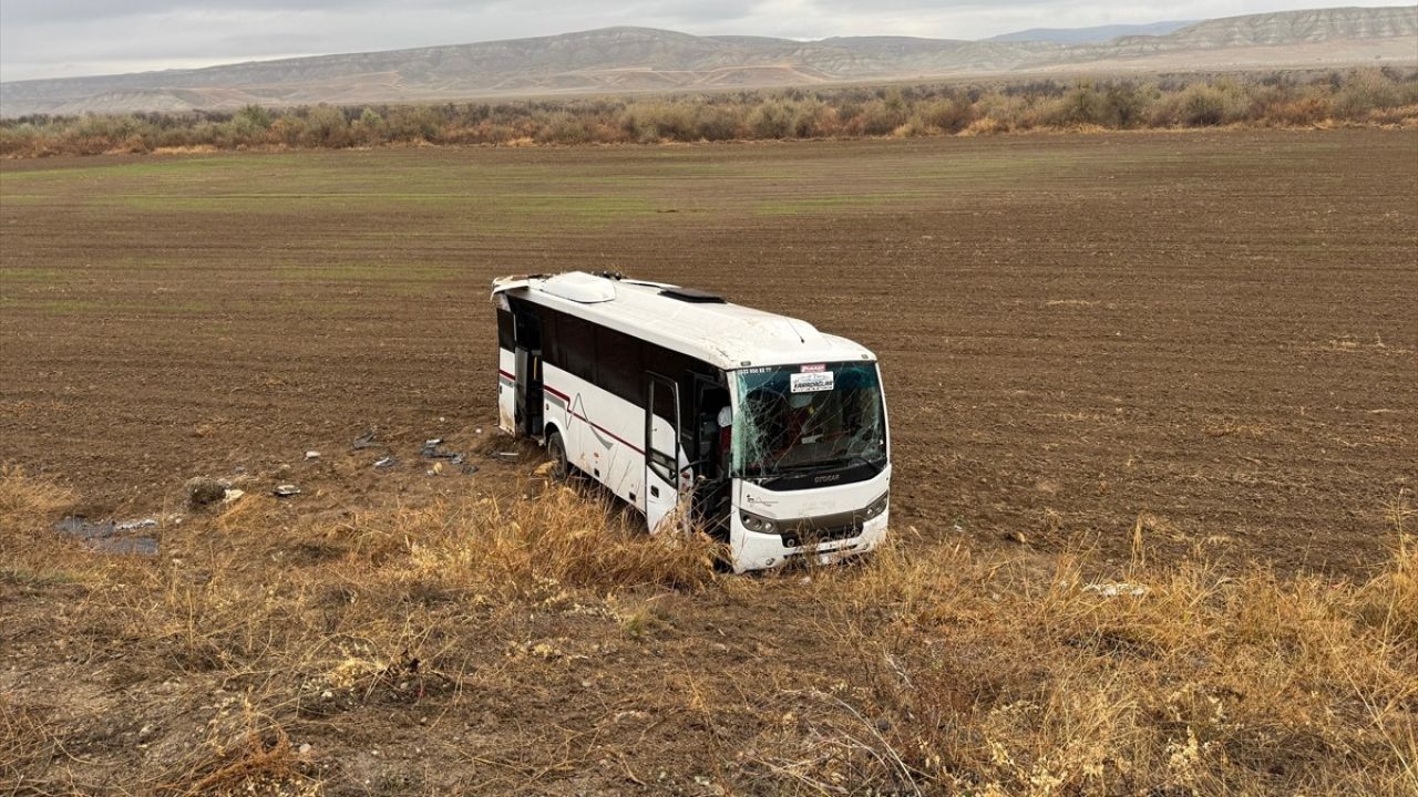 Çankırı'da Midibüs Devrildi: 29 Yaralı