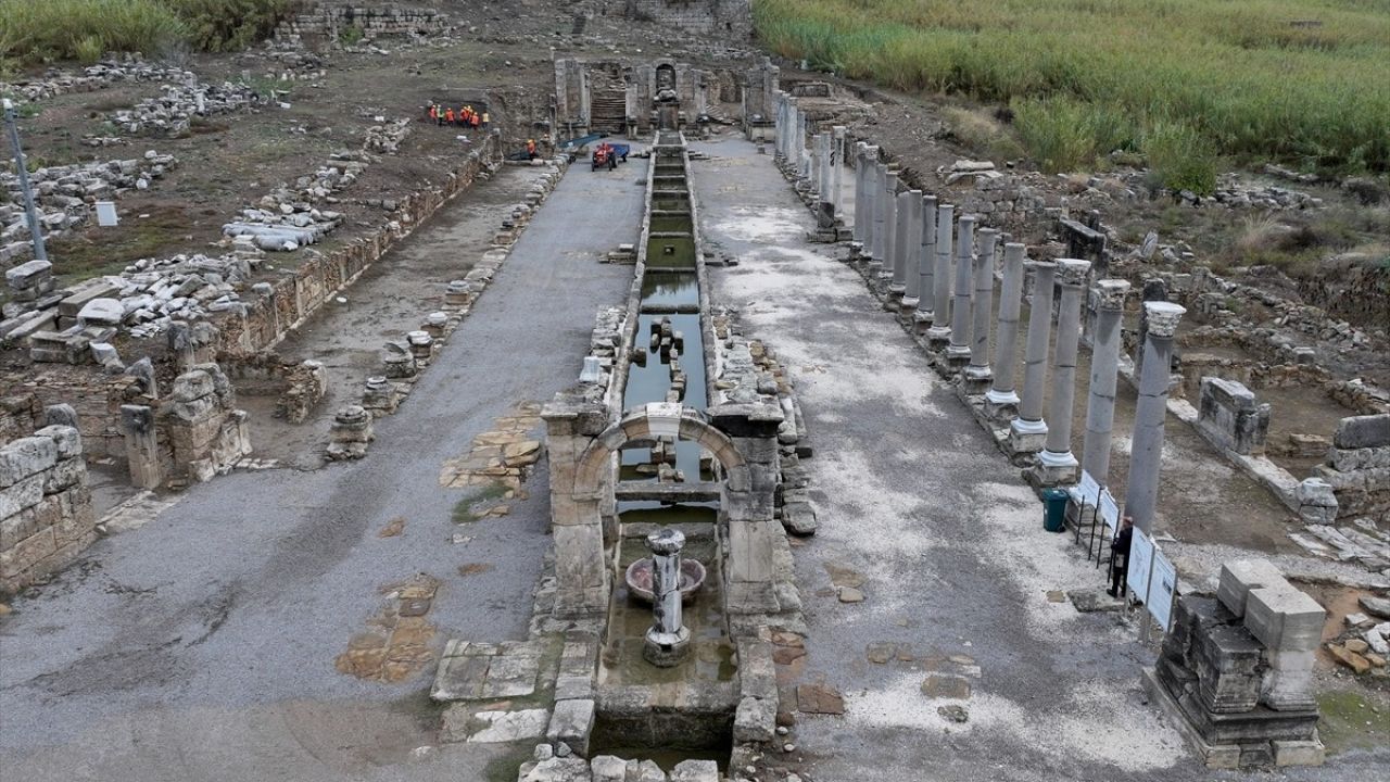 Perge Antik Kenti'nde Kestros Çeşmesi'ne Su Akıtma Çalışmaları Tamamlandı