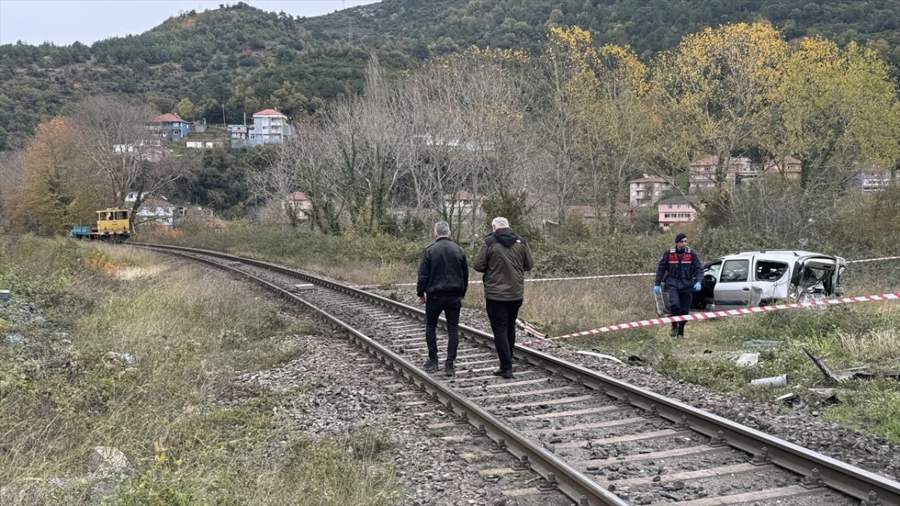 Zonguldak'taki Tren Kazasında Hayatını Kaybeden Çocuğun Cenazesi Defnedildi