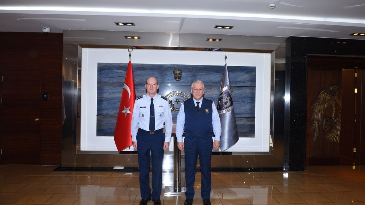 Hava Kuvvetleri Komutanı Kadıoğlu, Korgeneral Hinds'i Ağırladı