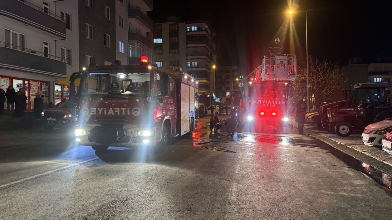 Kayseri'de Psikolojik Problemleri Olan Birey Evinin Alevlerine Düştü