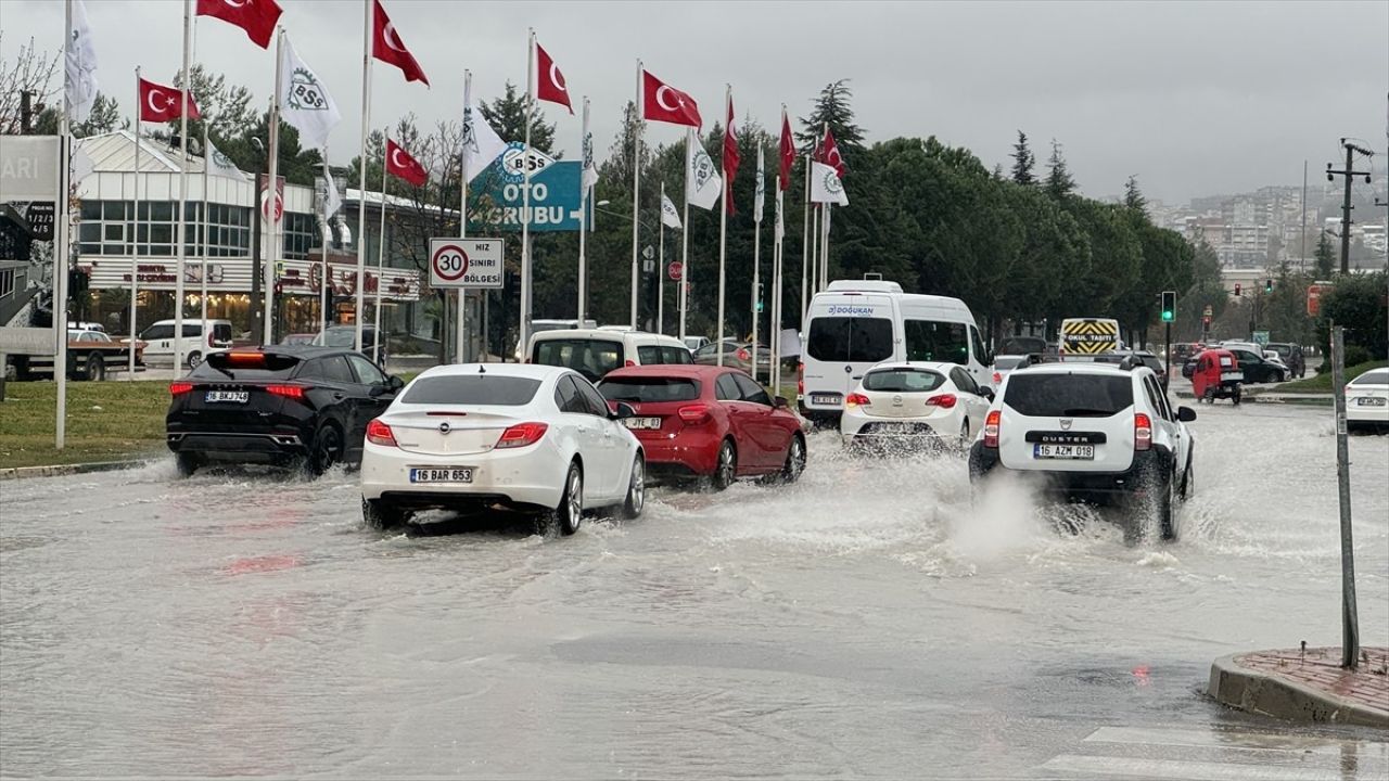 Bursa'da Lodosun Ardından Gelen Şiddetli Yağışlar