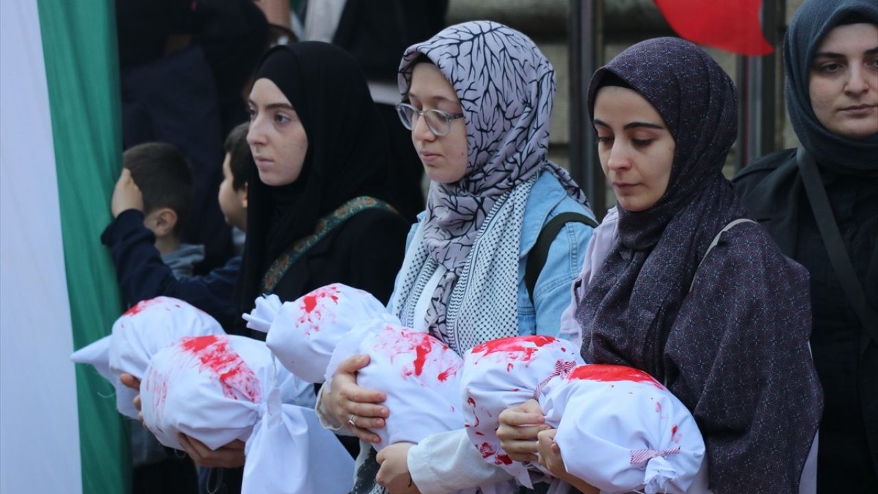 Trabzon'da Filistin'e Destek Yürüyüşü Gerçekleştirildi