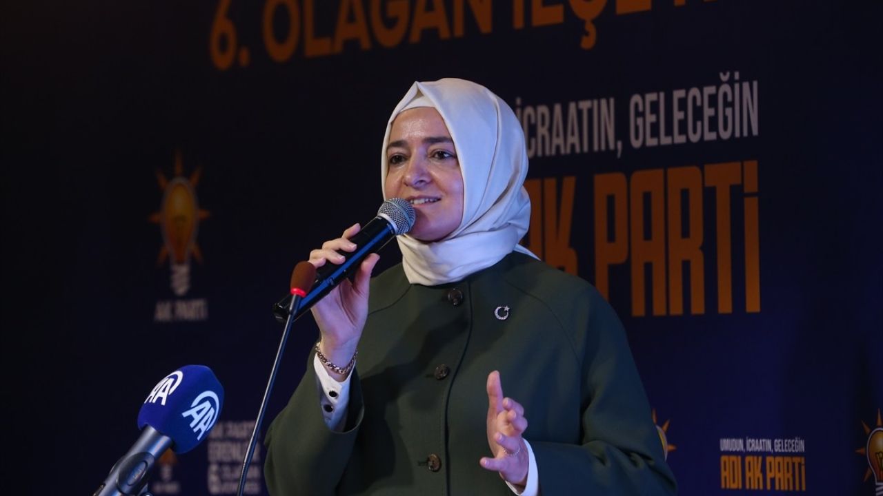 AK Parti Genel Başkan Yardımcısı Kaya, Sakarya'da Parti Kongrelerinde Konuştu