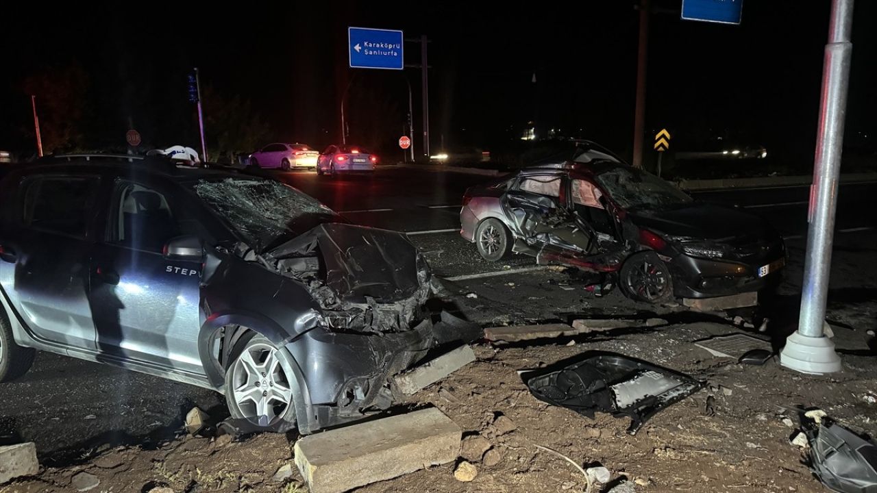 Şanlıurfa'da Trafik Kazası: 1 Kişi Hayatını Kaybetti, 6 Kişi Yaralandı