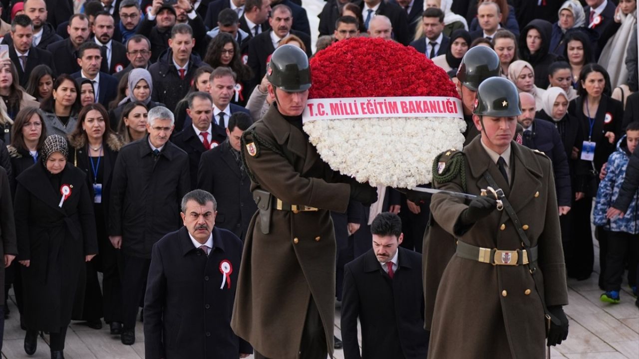 Öğretmenler Günü'nde Anıtkabir Ziyareti