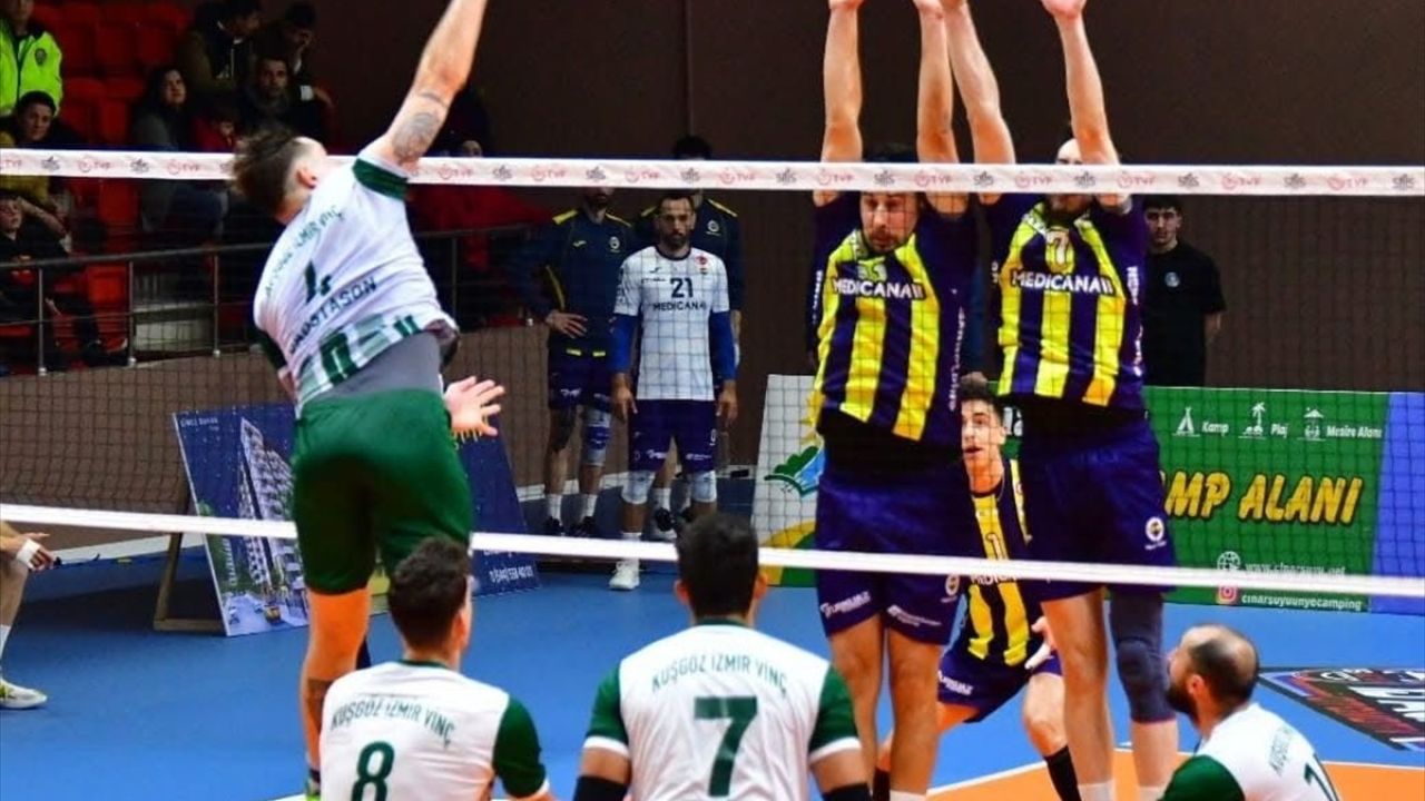 Voleybol SMS Grup Efeler Ligi: Kuşgöz İzmir Vinç Akkuş Belediyespor Fenerbahçe Medicana'yı Geçti