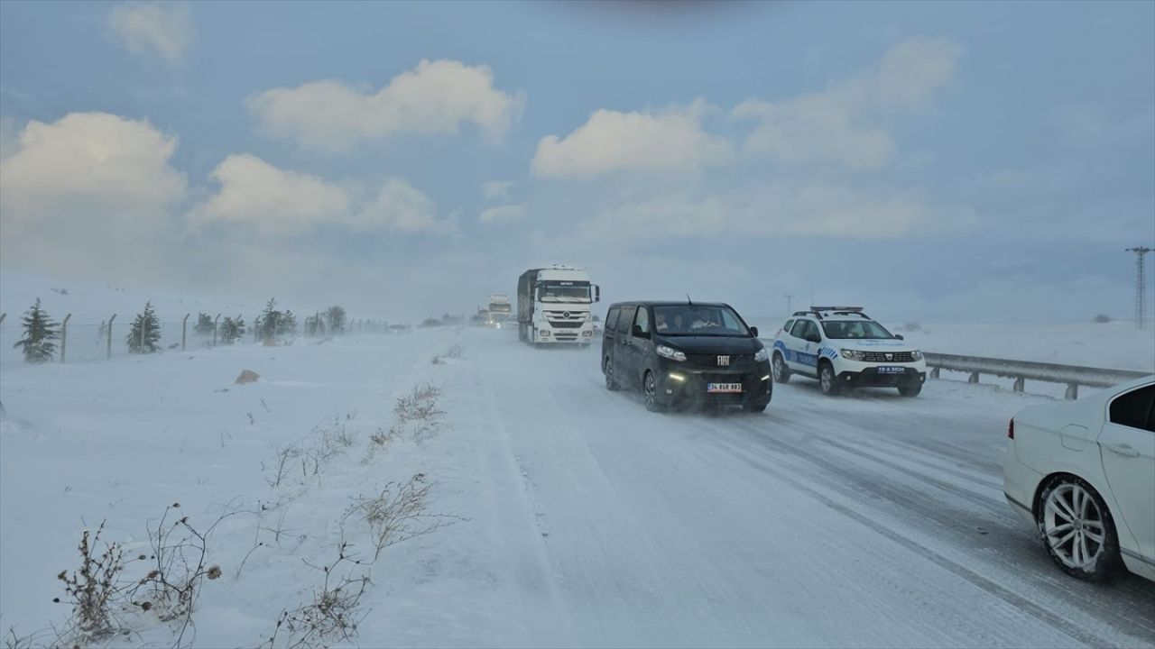 Çorum'da Zincirleme Trafik Kazası: 10 Yaralı