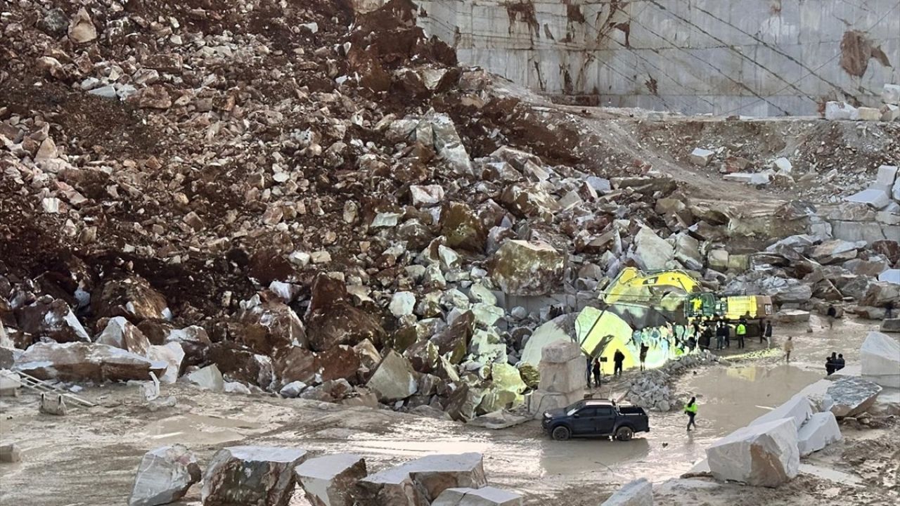 Marmara Adası'nda Mermer Ocağında Toprak Kayması: Bir İşçi Hayatını Kaybetti