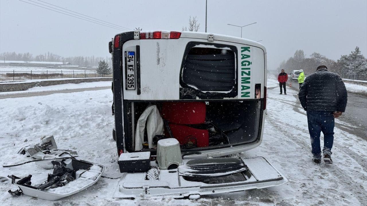 Erzurum'da Minibüs Kazası: 8 Yaralı