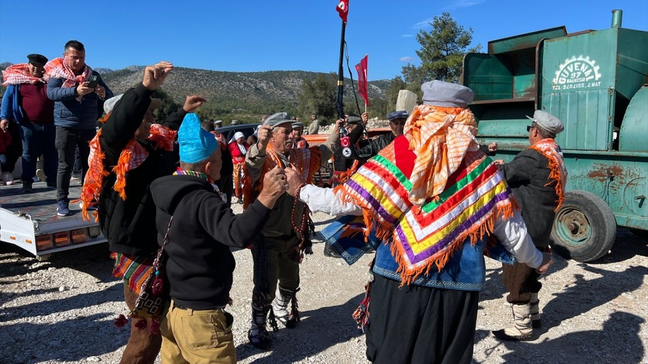 Kaş'ta Yörük Şenliği Coşkusu