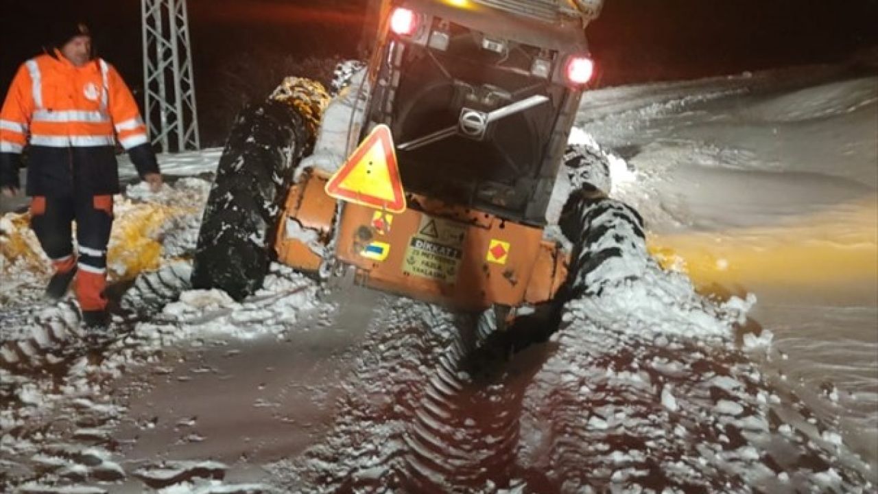 Kayseri'de 230 Mahalleyi Kapatmış Kış Yol Çalışmaları Başarıyla Tamamlandı