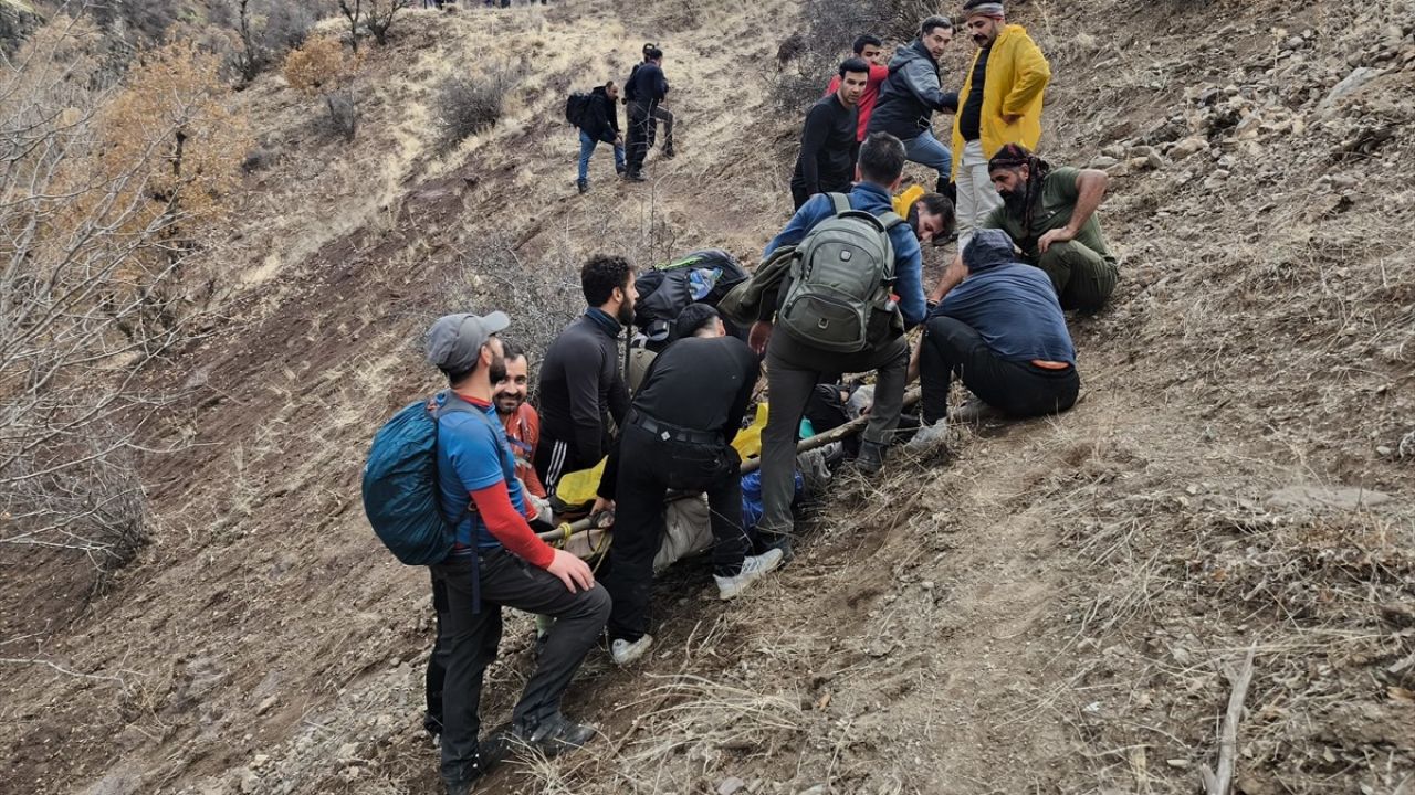 Dağcı Kadın Arkadaşları Tarafından Kurtarıldı