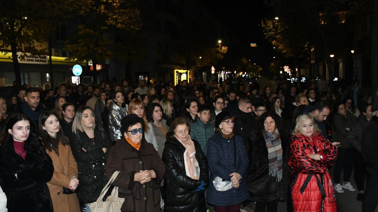 Arnavutluk'ta Akran Şiddetine Karşı Protestolar