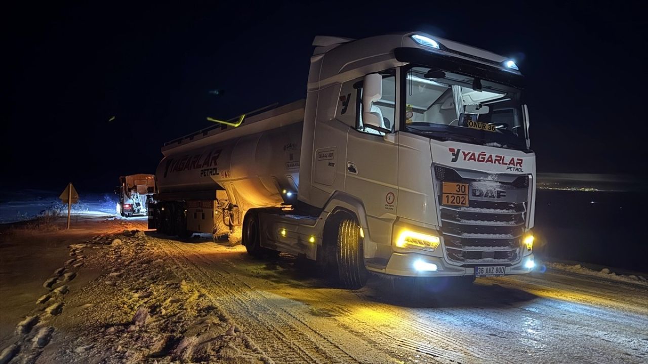 Olumsuz Hava Koşulları Nedeniyle Kara Yolu Kapandı