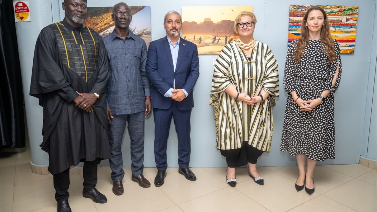 Cem Özdel'in Senegal'deki Fotoğraf Sergisi