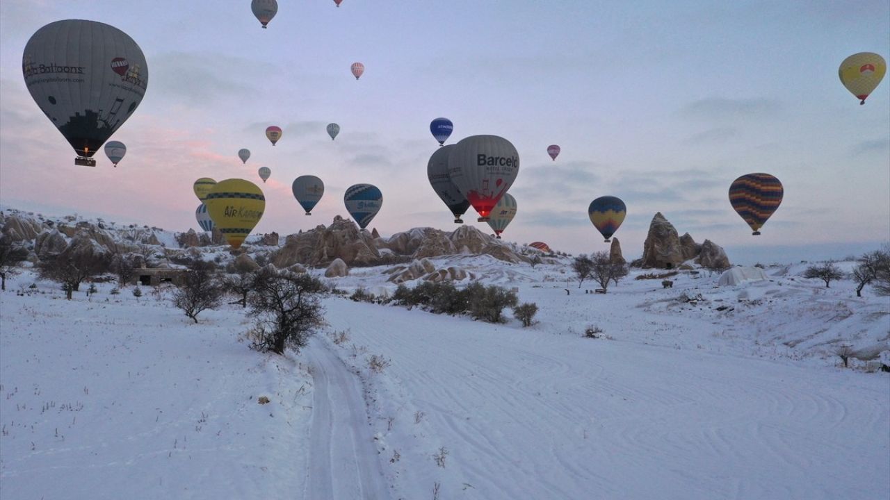 Kapadokya'da Sıcak Hava Balonları Yeniden Gökyüzünde