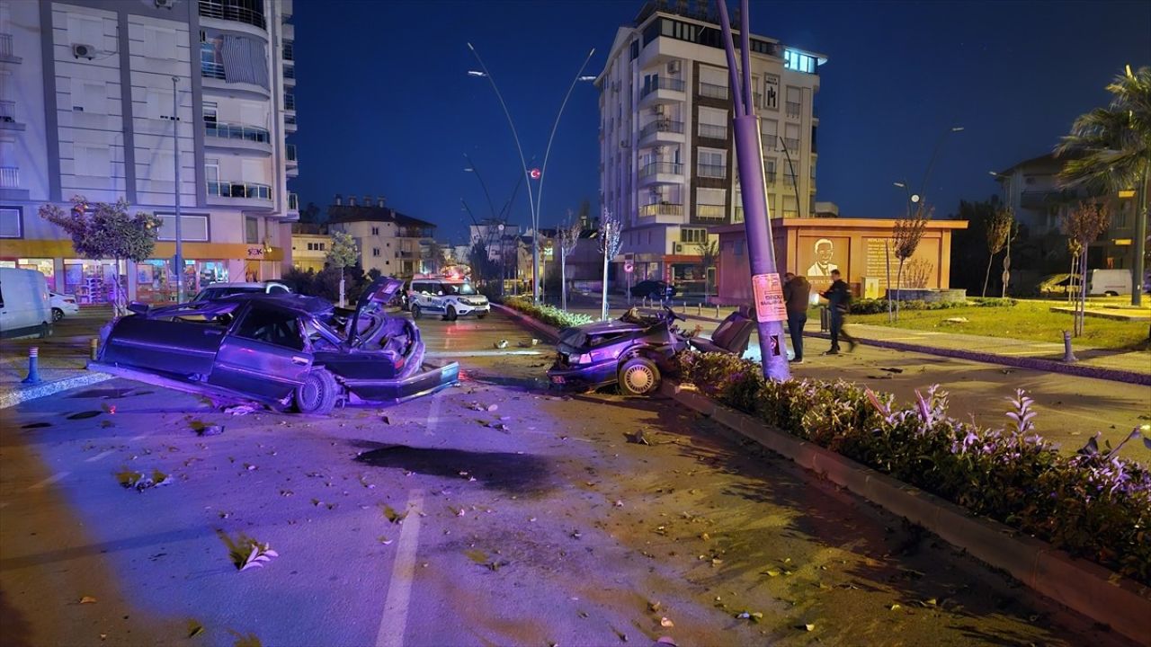 Antalya'da Kaza: Genç Kız Hayatını Kaybetti