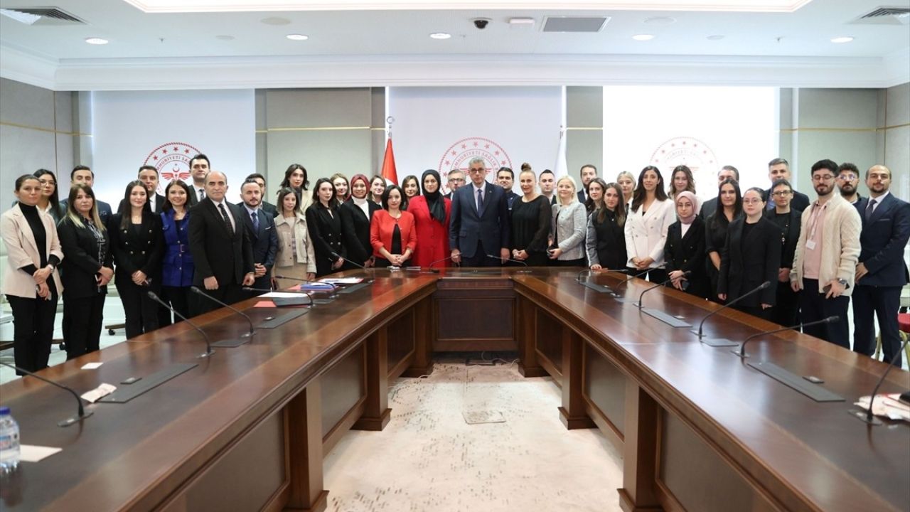 Sağlık Bakanı Memişoğlu'ndan Önemli Açıklamalar