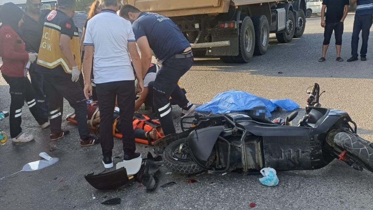 Düzce'de Kamyon ile Motosiklet Çarpıştı: 1 Ölü, 1 Yaralı