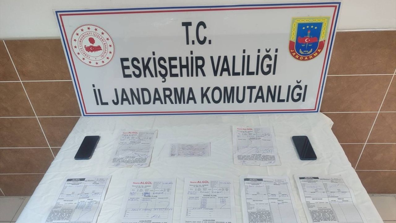 Eskişehir'de Tefecilik Operasyonunda İki Şüpheli Gözaltında