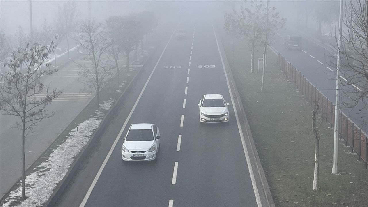 Düzce Ovası'nda Yoğun Sis Etkili Oldu