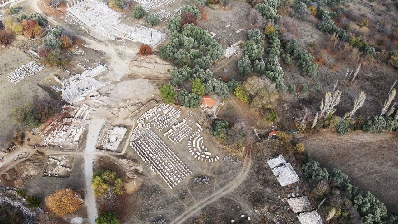 Sonbaharda Renk Cümbüşü: Lagina ve Stratonikeia Antik Kentleri