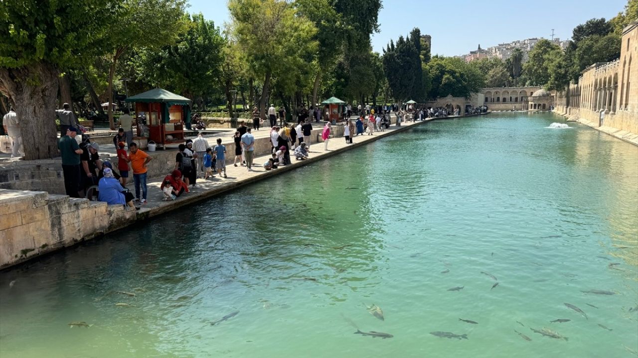 Şanlıurfa'da Sıcak Hava Etkisini Sürdürüyor