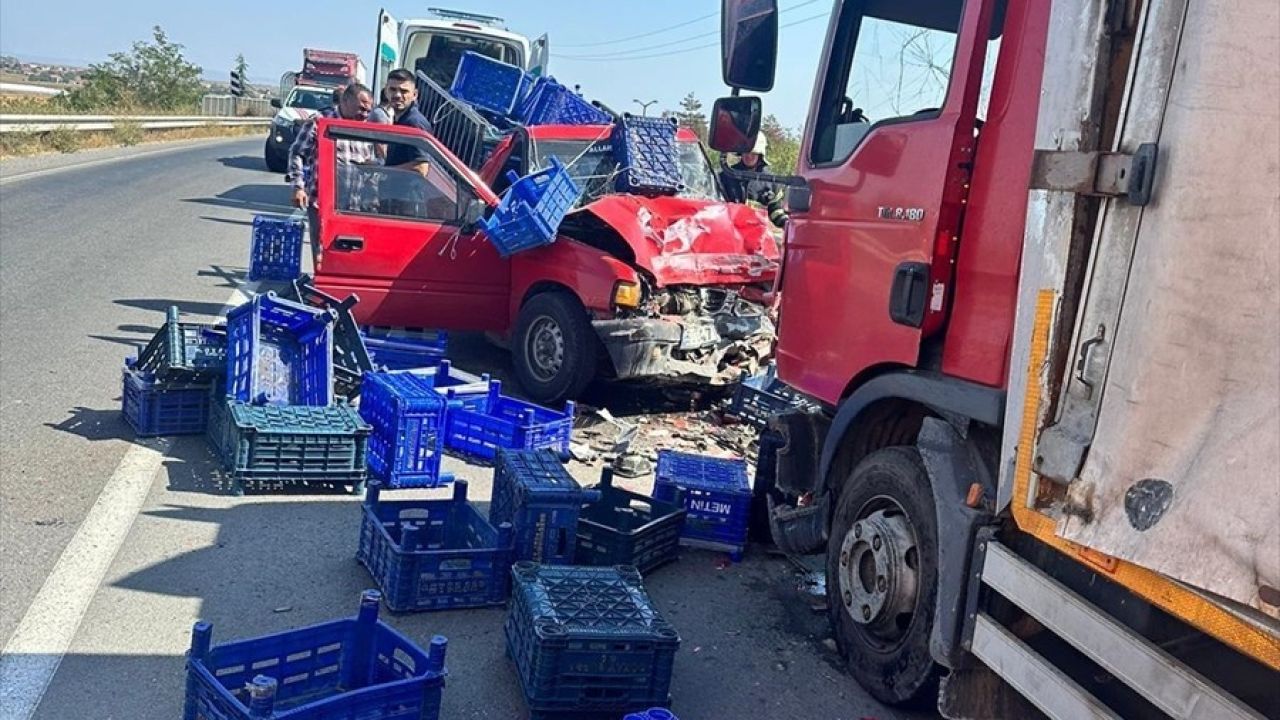 Tekirdağ'da Kamyonet ile Kamyon Çarpıştı: 1 Ölü