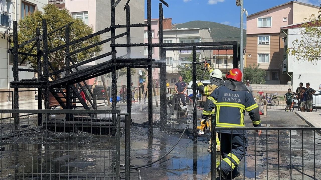 Gemlik'te Çocuk Parkında Yangın Paniği