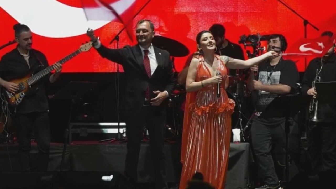 Melek Mosso konserine onay veren Süleymanpaşa Belediye Başkanı, AKP'lilerin hedefinde!
