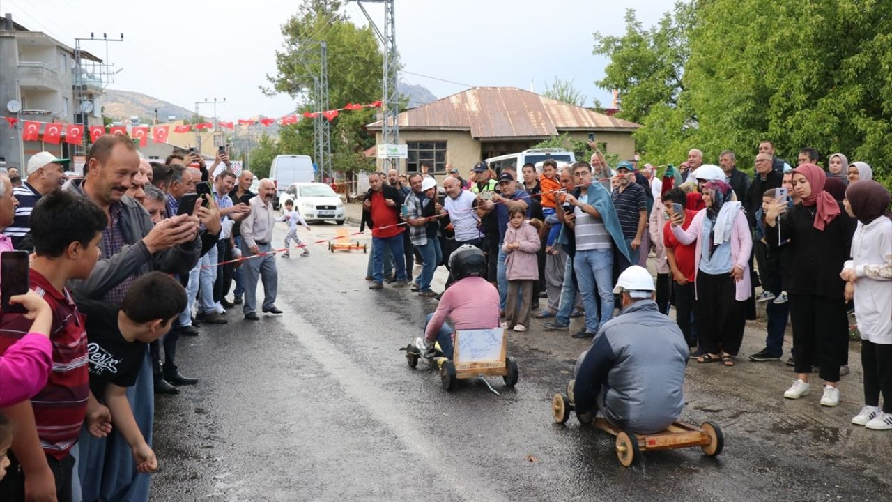 Adana'da Tahta Ralli Araba Yarışları Heyecanı