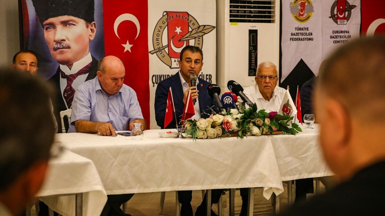 CHP Genel Başkan Yardımcısı Burhanettin Bulut, Adana'da Gazetecilerle Bir Araya Geldi