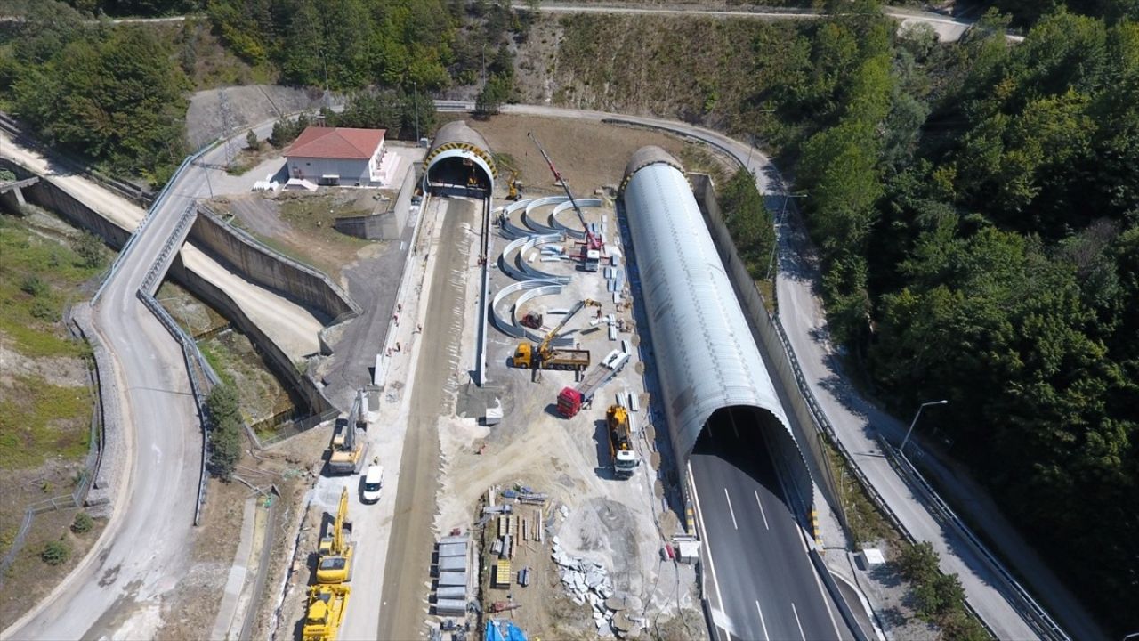 Bolu Dağı Tüneli'nde Heyelan Riskine Karşı Çalışmalar Devam Ediyor