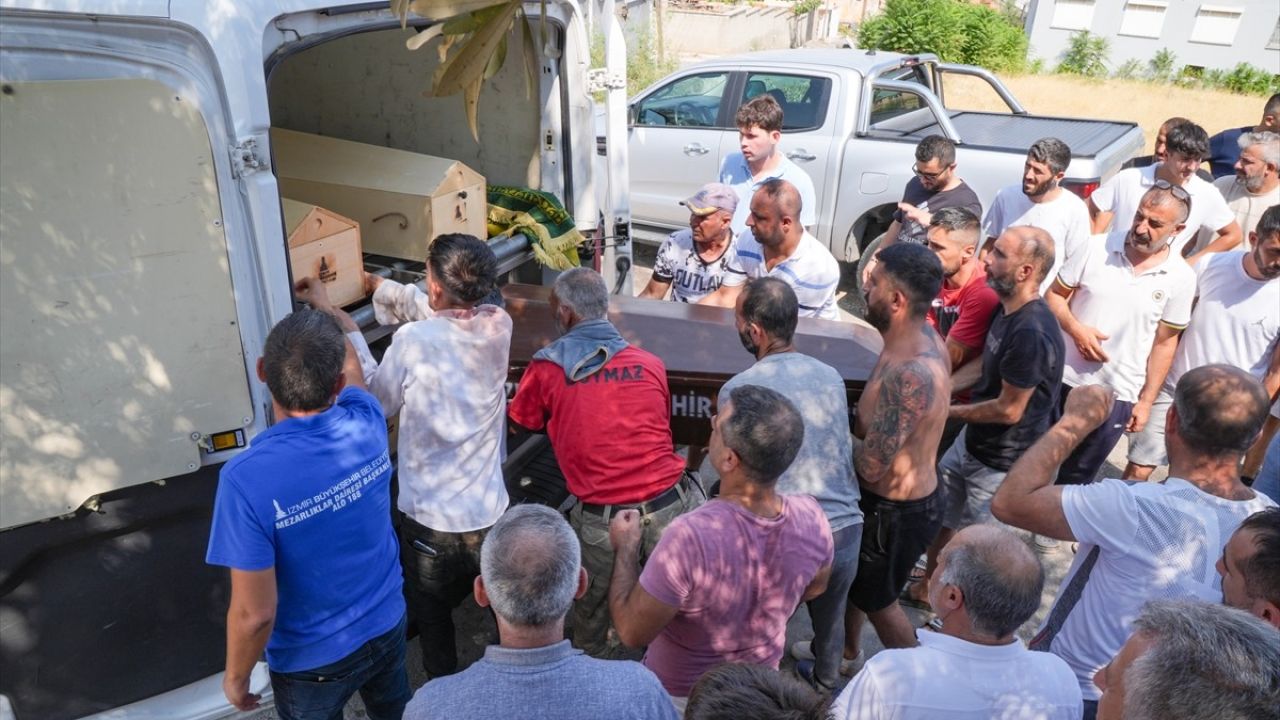 İzmir'de Baba Cinayeti: Üç Çocuğunu Öldüren Baba İntihara Teşebbüs Etti