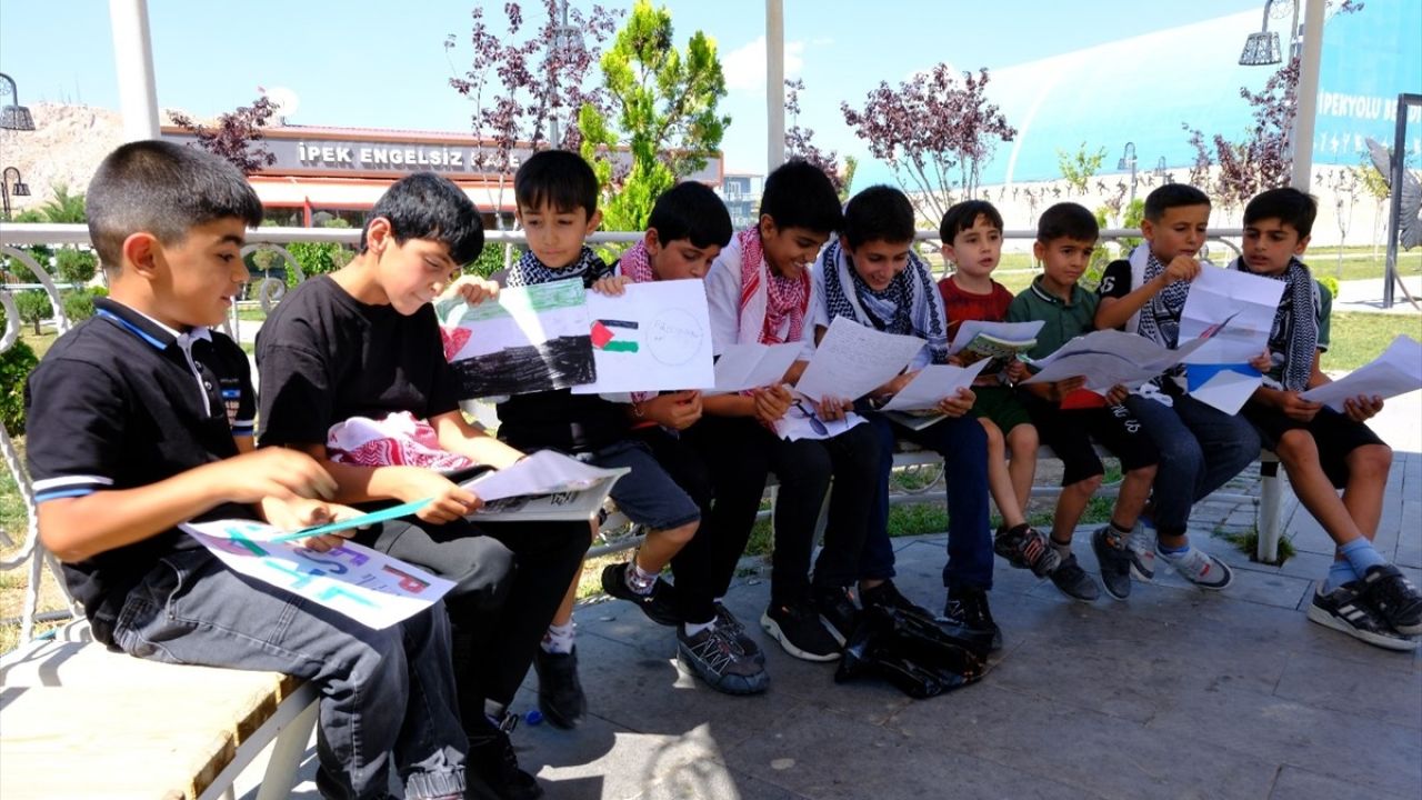 Vanlı Çocuklardan Gazze'deki Arkadaşlarına Destek