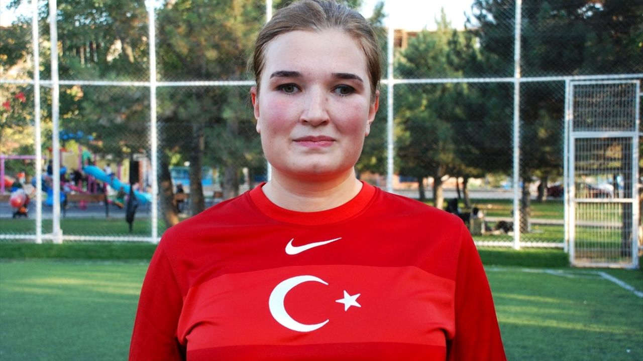 Ece Kır Üret, Görme Engelli Kadın Milli Futbol Takımı'na Seçildi